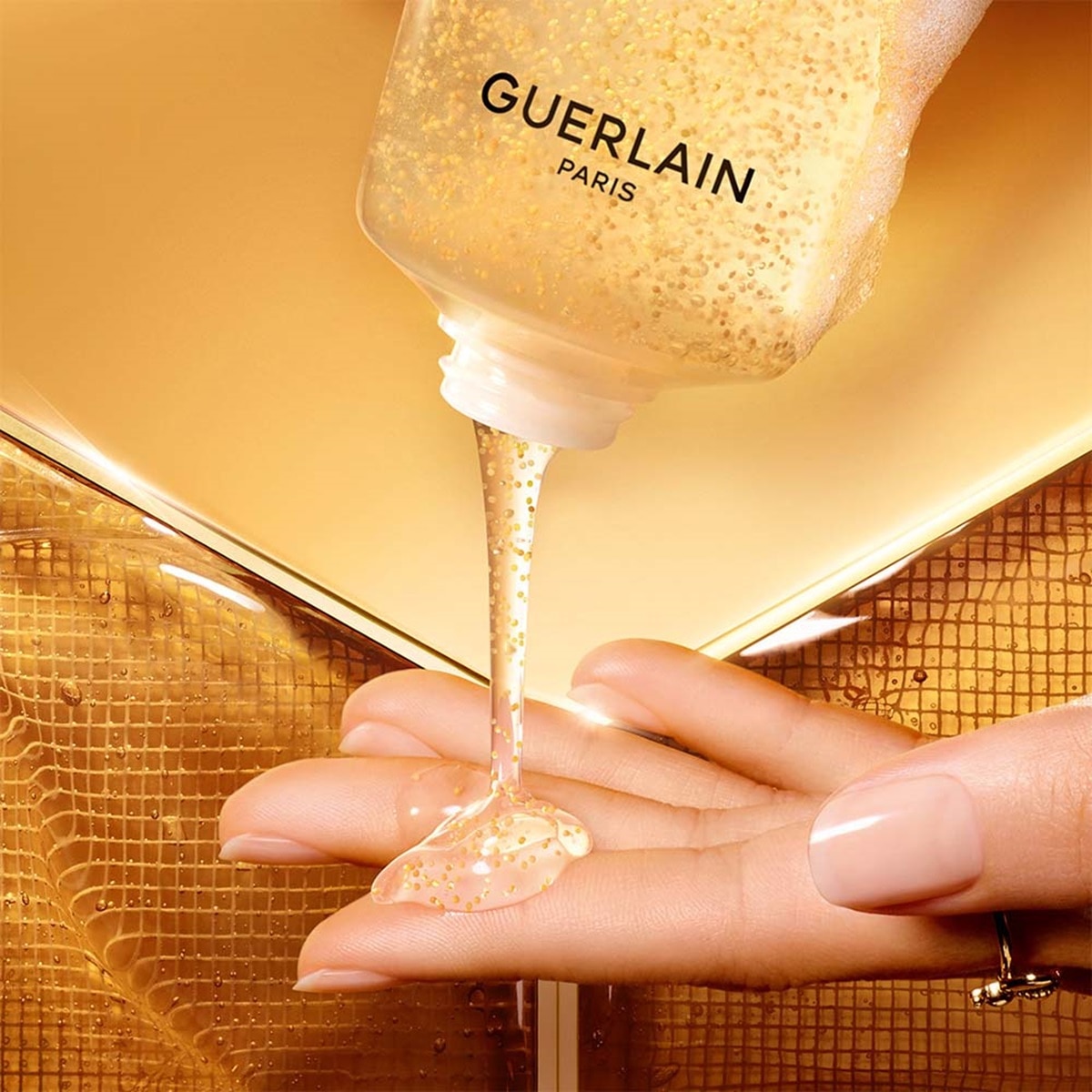 ESPUMA LIMPIADORA CON TRATAMIENTO ABEILLE ROYALE (ESPUMA LIMPIADORA DE ROSTRO)